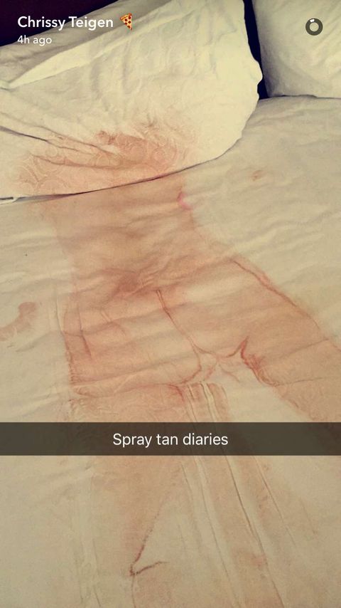 chrissy teigen 64eda