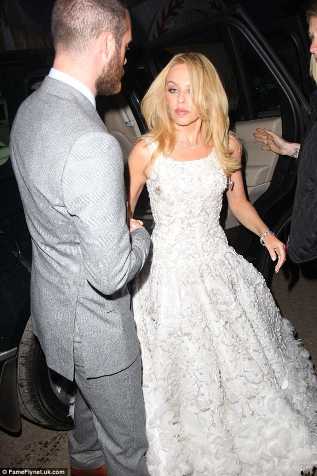 3437EAE000000578 3592024 image a 10 1463357256613 d5263