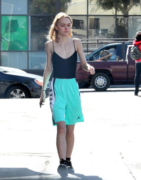 lily rose depp scary skinny weight arms 01 7ca78