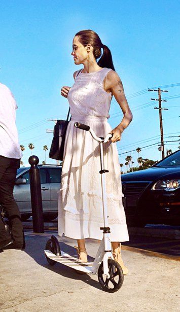 angelina jolie scary skinny arms scooter daughter vivienne 06 d23df