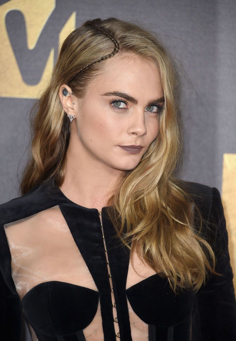 gallery 1460331555 cara delevingne mtv braid 1 87d12