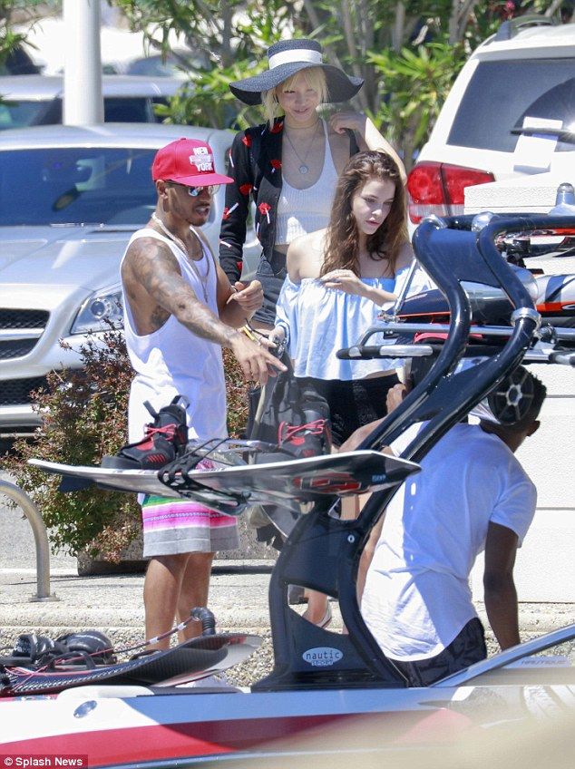 34A28F0500000578 3610620 image m 149 1464261824940 b30b5