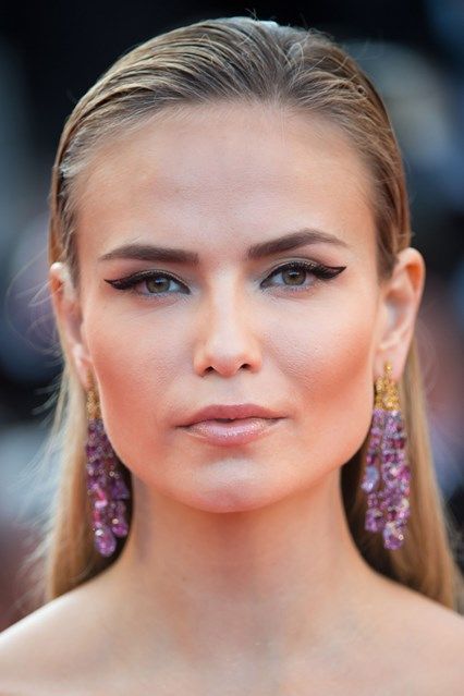 natasha poly vogue 18may16 getty b 426x639 1 1ac99