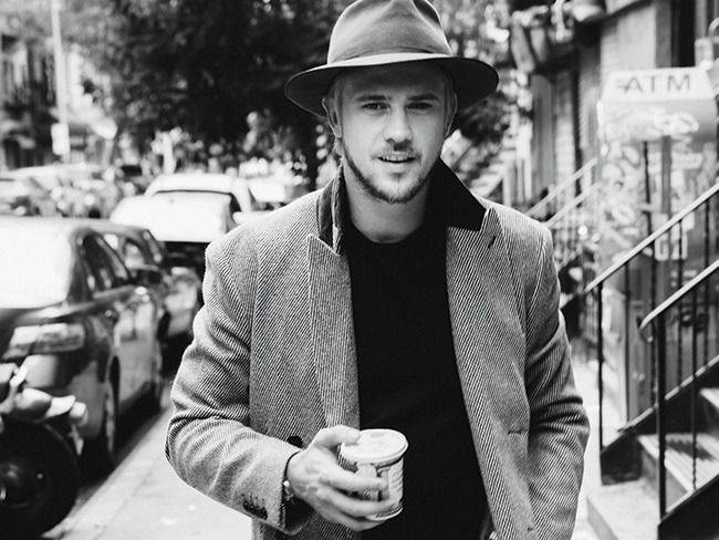 11203 content boy holdbrook 97e4f