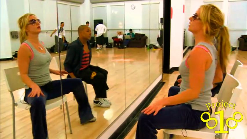 britney spears andre fuentes womanizer circus 01 7bee7