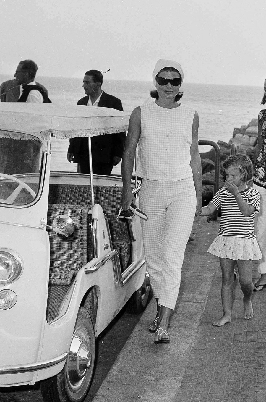 219788 14361 lores 1f074