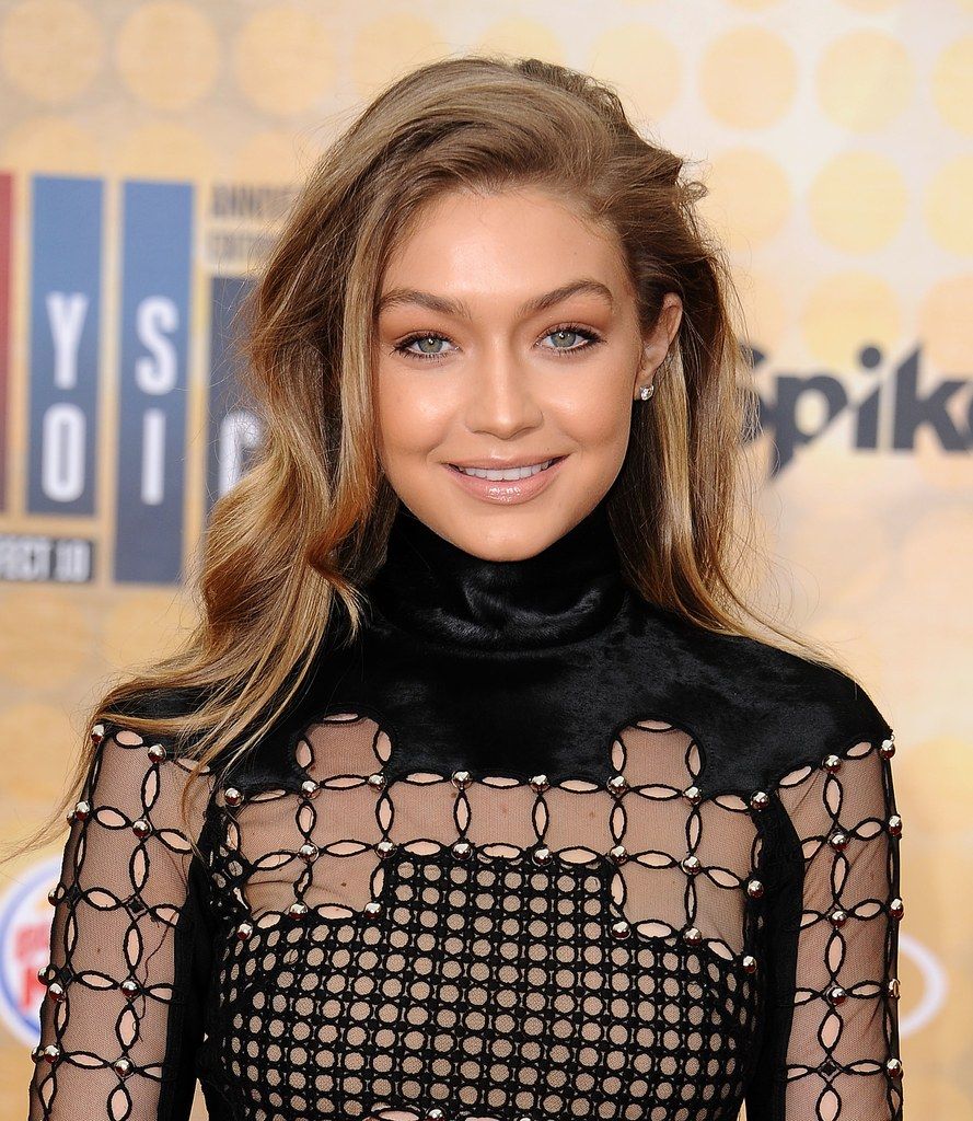beige hair gigi hadid 6fa12