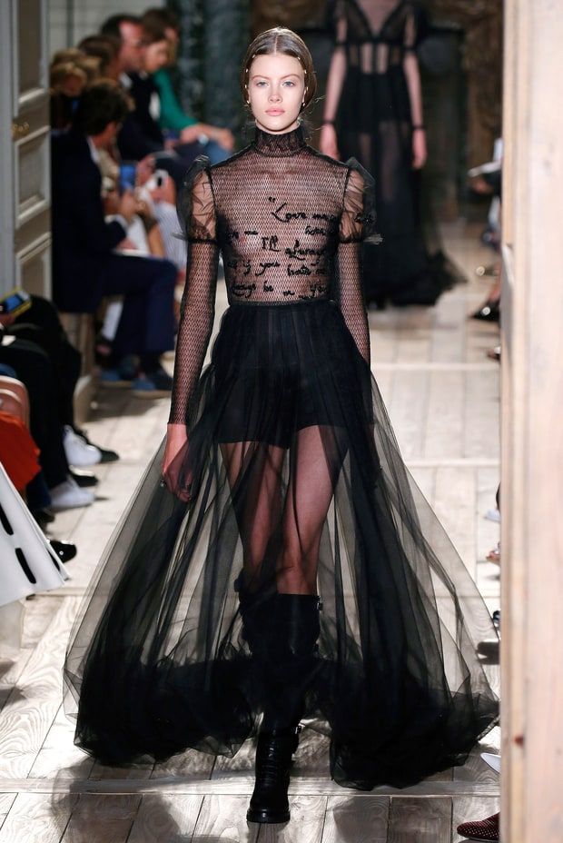 valentino 4 551b62ae 8164 47e2 bfbf 268dbe61e4c1 1 bc07e