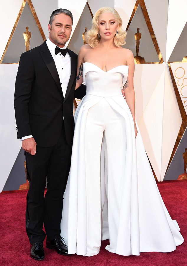 rs 634x901 160228170001 634.Taylor Kinney Lady Gaga Academy Awards Arrivals ms.022816