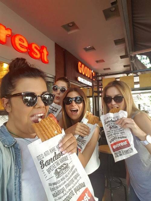 selfie trwgontas everest queenettes