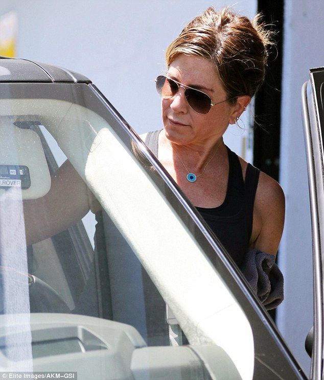 jennifer aniston gym 1