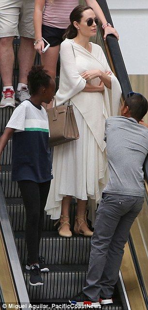 angelina jolie total white 2