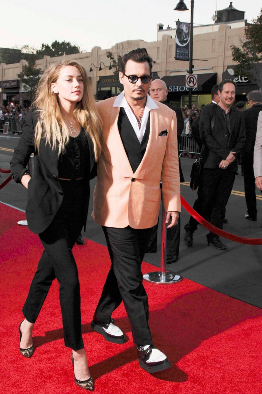 amber heard johnny depp with dakota johnson at black mass boston premiere 