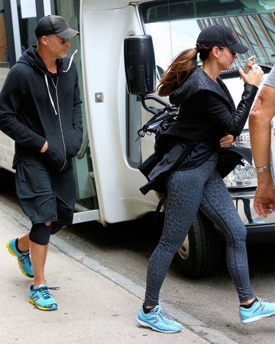 sandra bullock ring engaged boyfriend bryan randall 03