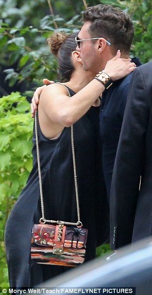 3831765B00000578 3784195 image a 52 1473613212101