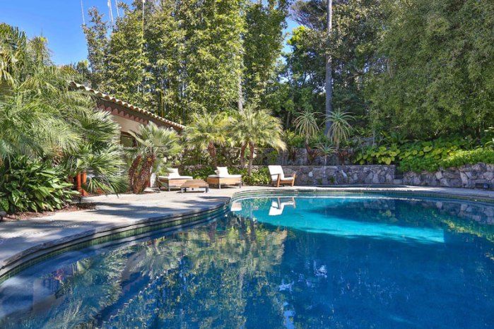 angelina jolie divorce malibu rental home kids photos 1