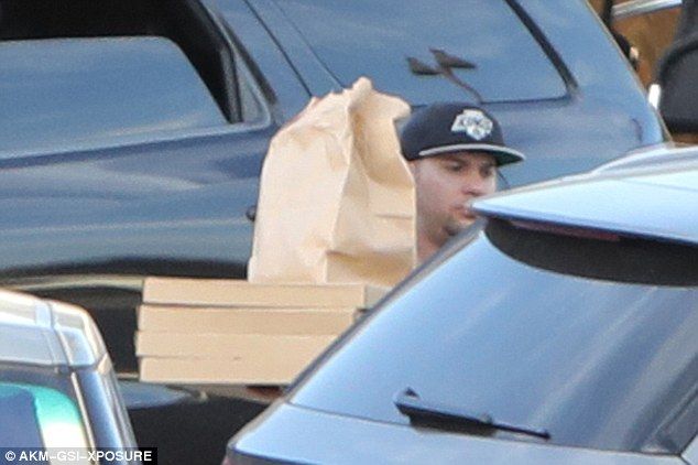 38D3C8F600000578 0 image a 9 1474966613840