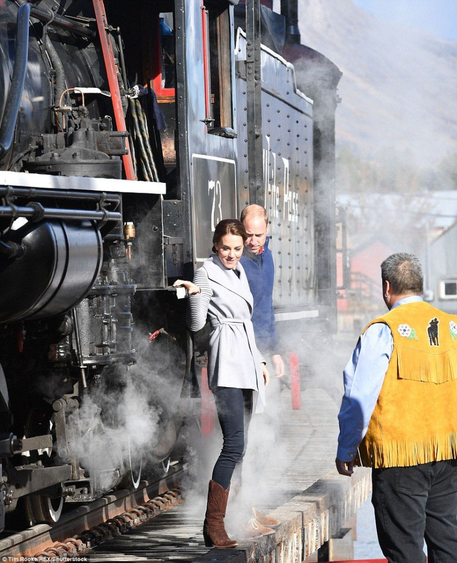 38E58E2700000578 3812091 image m 3 1475102239402