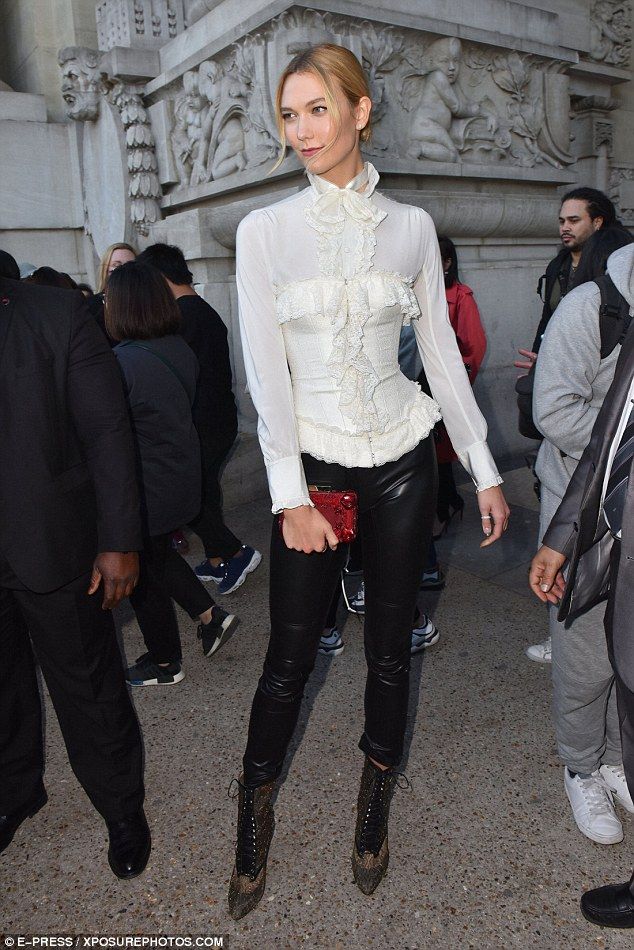 3919A46E00000578 0 image a 22 1475606482536