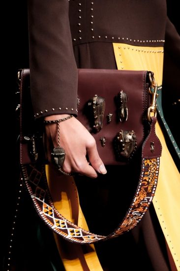 03 guitar strap bag trend spring 2016