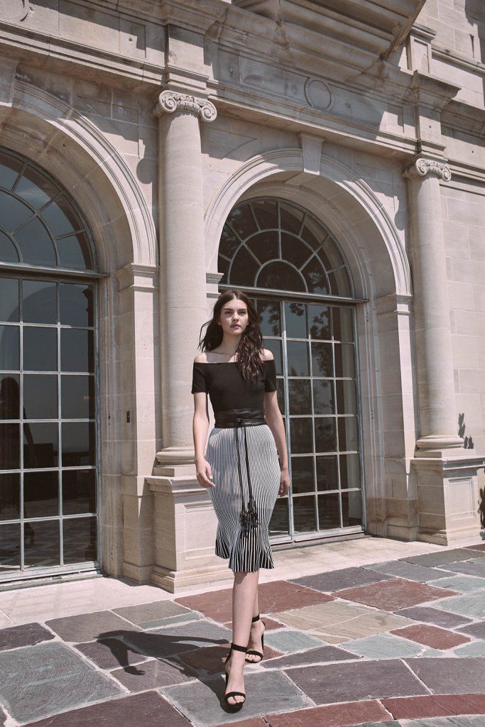 Kate Pulls Off Kendall Kylie Collection Perfectly