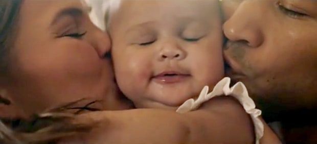 chrissy teigen luna john legend inline zoom 6cd33464 2328 4062 b20b de176a6639c3