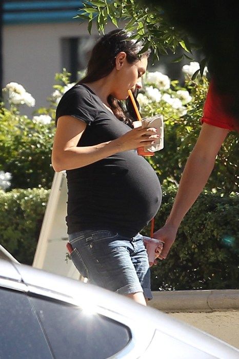 mila kunis pregnant huge baby bump belly 01