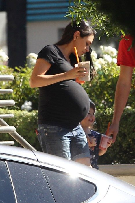 mila kunis pregnant huge baby bump belly 02