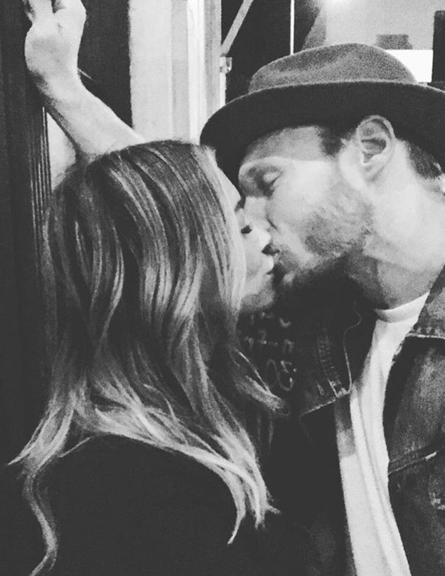 rs 634x820 161016103158 634.jason walsh hilary duff.cm.101616