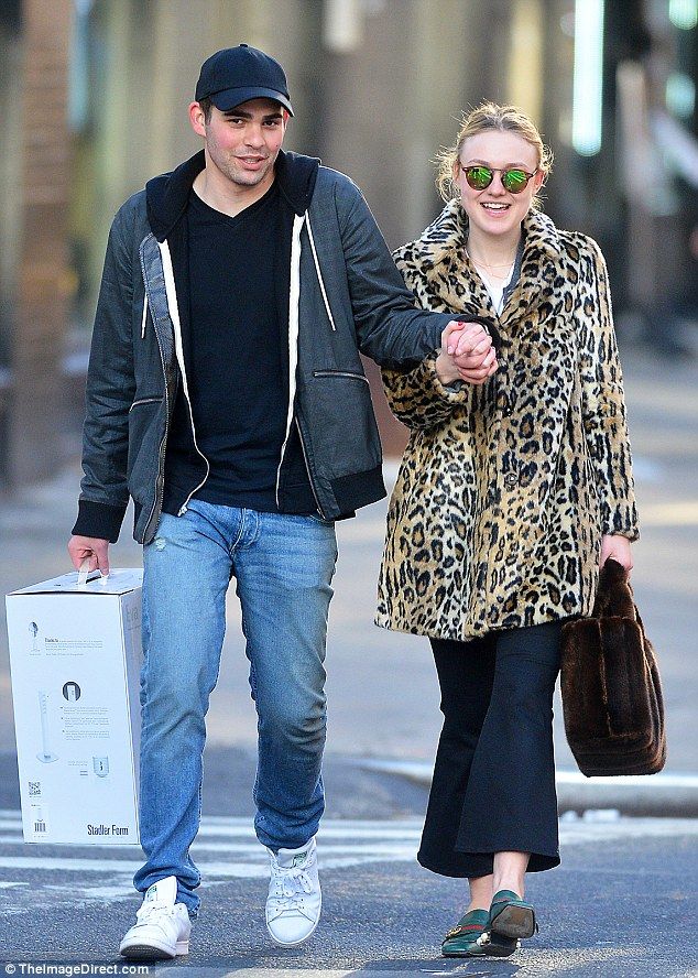 3B0F9E6600000578 0 image m 20 1480951215463