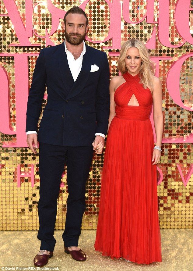 3B7C493E00000578 0 image a 31 1482054467759