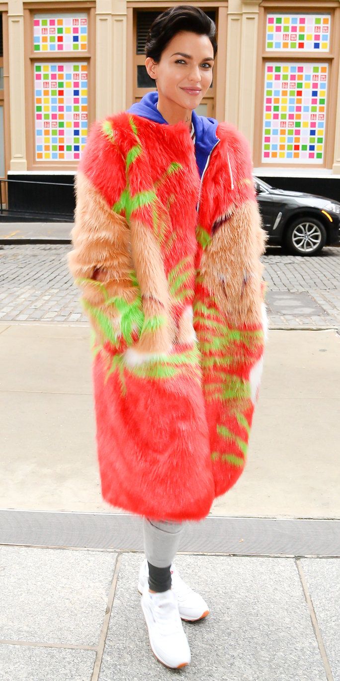 121316 celebrities bundled up ruby