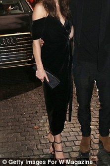 article 999 3BE2AA0700000578 829 222x333