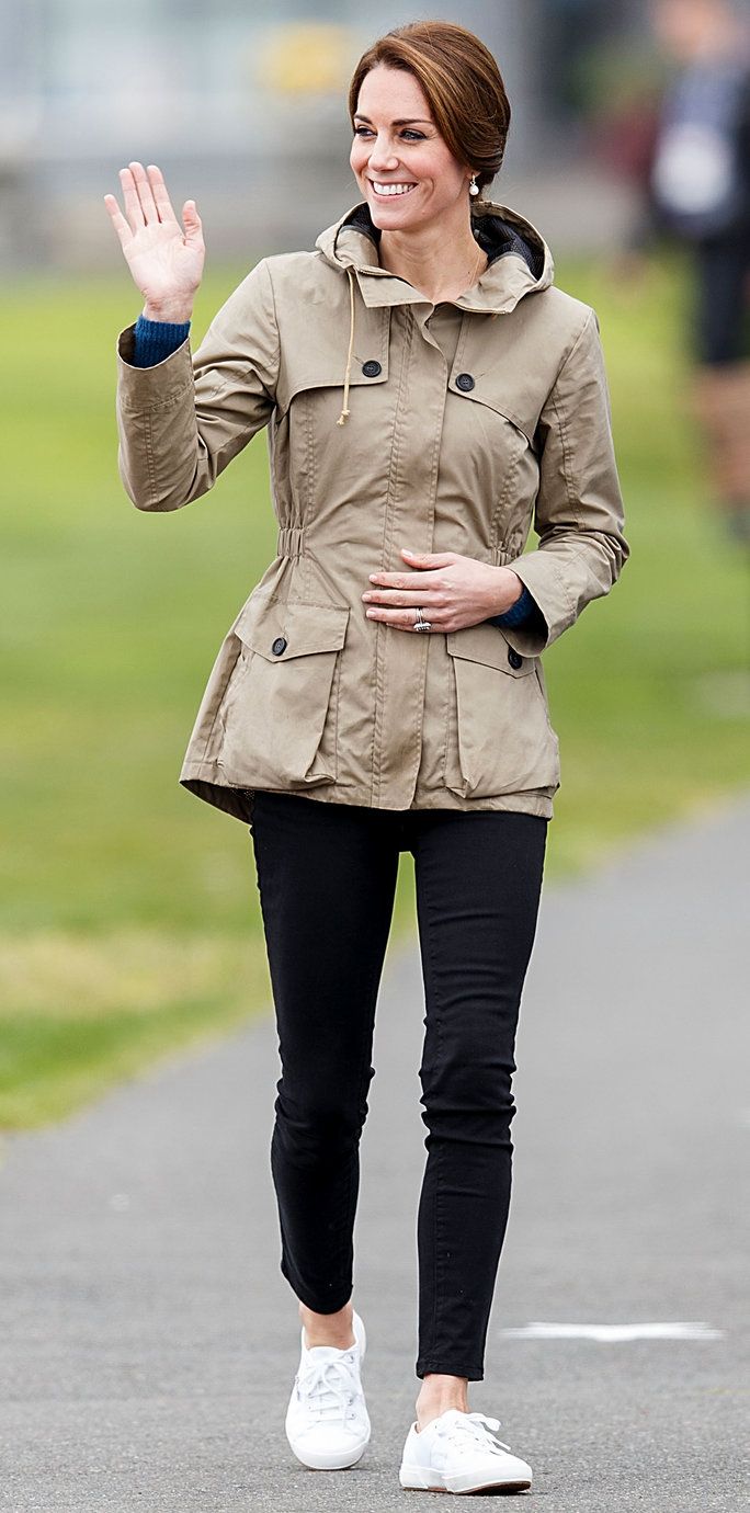 122216 Kate Middleton Shopping Slide2