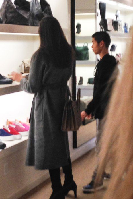 angelina jolie divorce brad pitt shopping pax 03