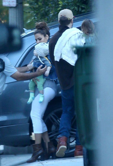 ryan gosling eva mendes baby family sighting 04
