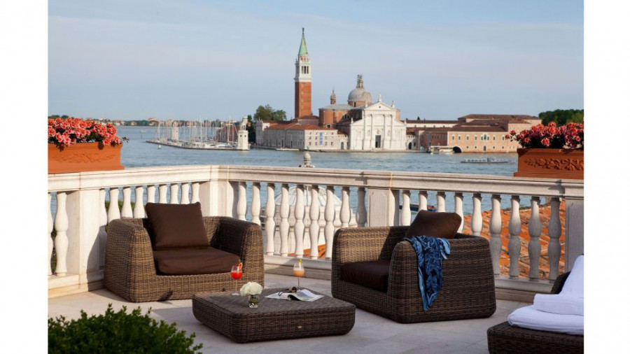 54c6a564b9b9f hbz balconies luna hotel baglioni san giorgio terrace