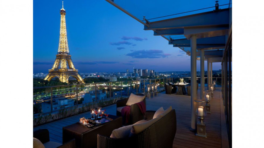54c6a566176cb hbz balconies shangri la paris