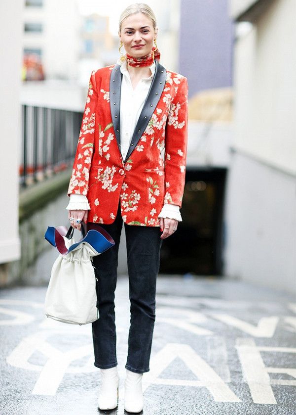 white shoes and boots are the new status symbols 1671145 1456325780.600x0c