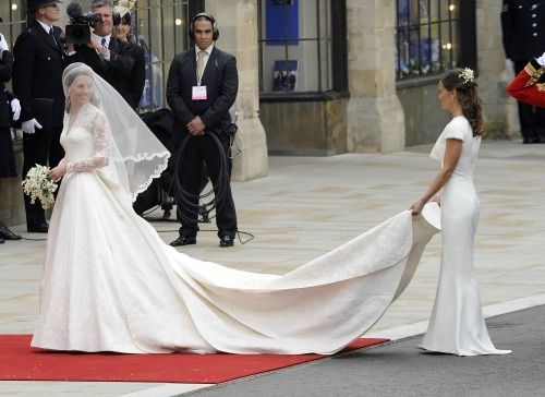 pippa middleton kate wedding train