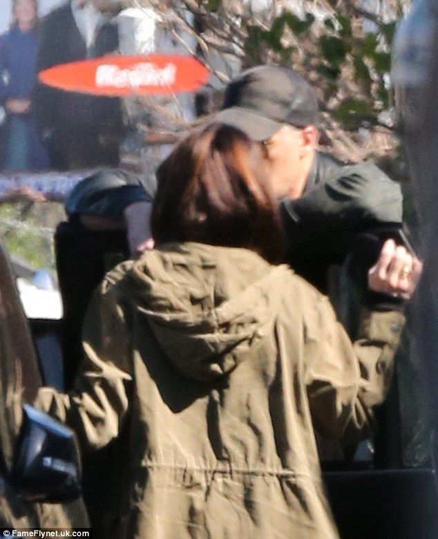 3DECFC5E00000578 4279698 image a 123 1488570993806