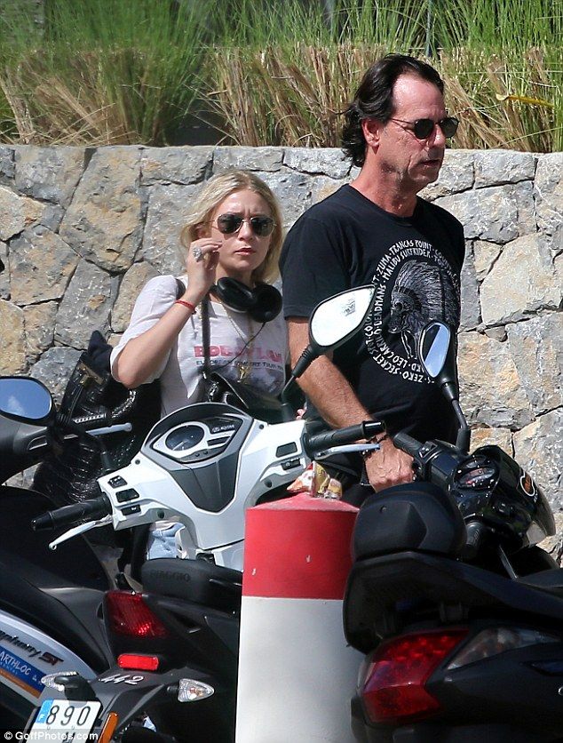 3E8639E300000578 4338740 image a 9 1490189797108