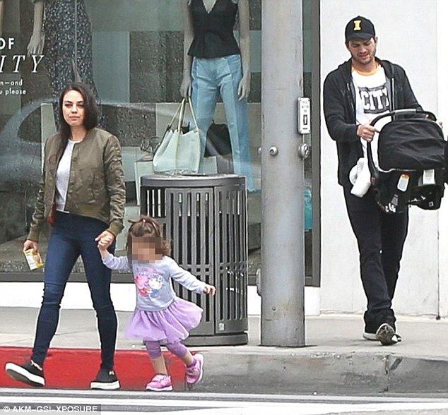 3EAACF7C00000578 0 image m 76 1490588534311