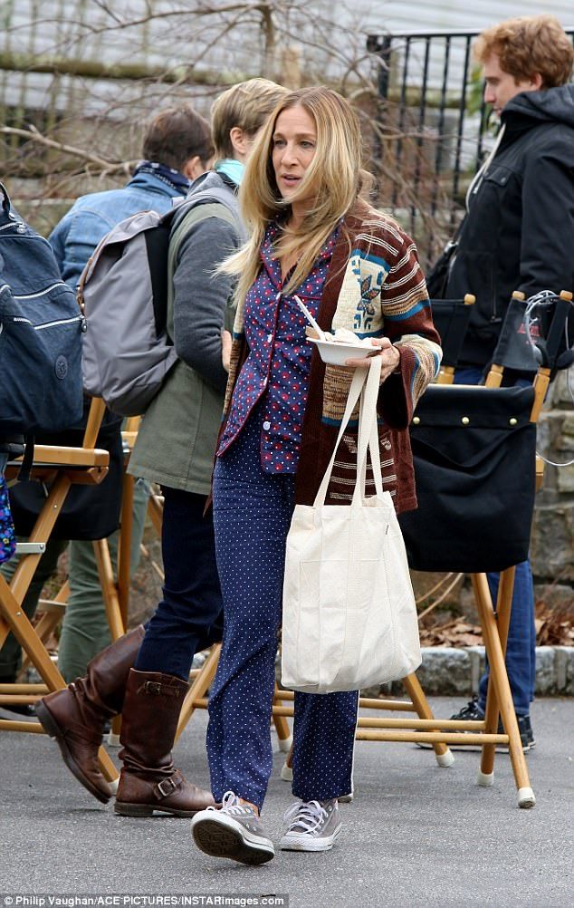 3EFB313100000578 4384640 image a 10 1491433891672