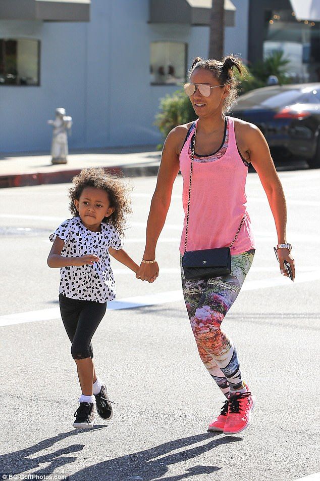 3F0C79CF00000578 4390932 image a 37 1491580986661