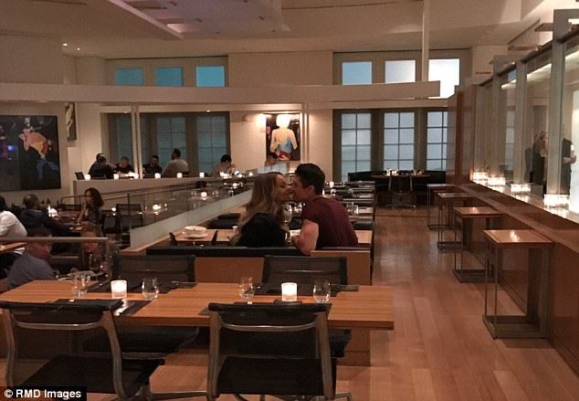 4098CAFD00000578 4526458 image a 38 1495334503434