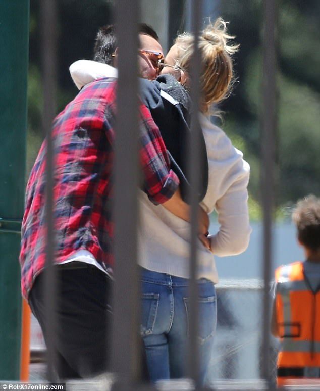 40DE5FA500000578 4548854 image a 9 1495926188508