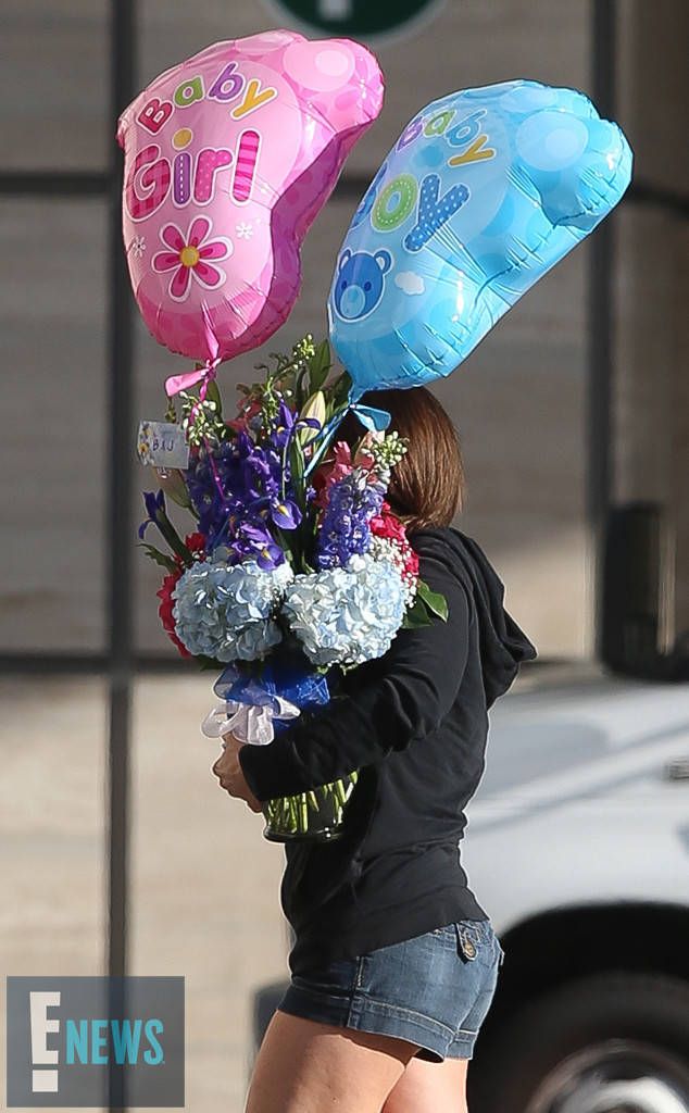 rs 634x1024 170617111610 634.beyonce flowers.cm.61717