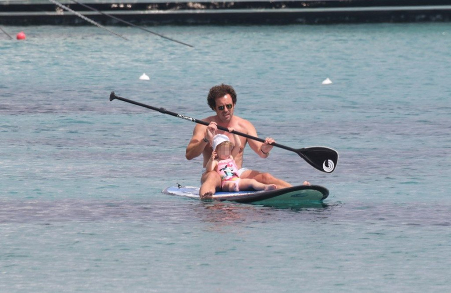 9264 ILIAS KRASAS ME TIN KORI TOY MPIANKA 2952017 1