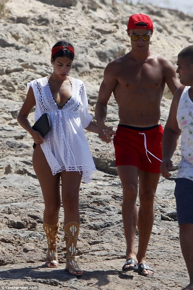 423A648E00000578 4707326 image a 45 1500385637723